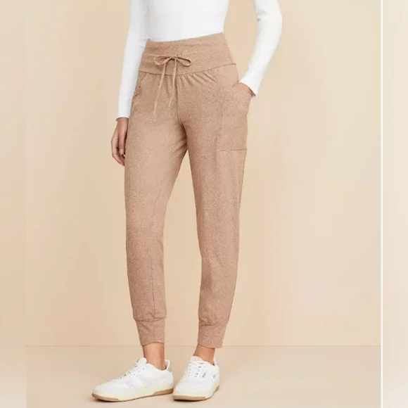 Lou & Grey Luvstretch Joggers Size XS - NWT - Picture 1 of 7